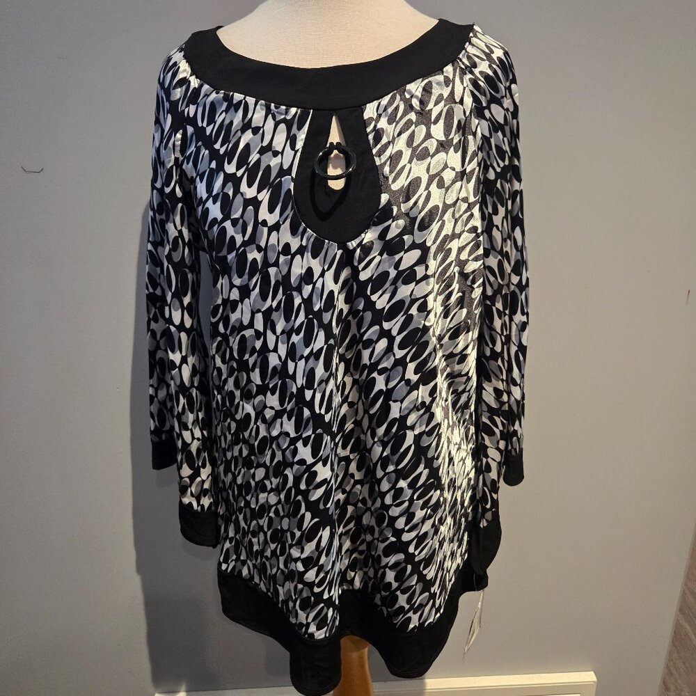 J.T.B. Women’s Geometric Keyhole Tunic Blouse | Size XL | Black & White